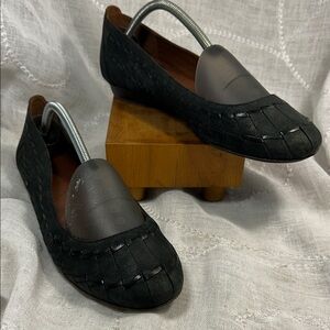 NWOT Naya woven leather elegant flats